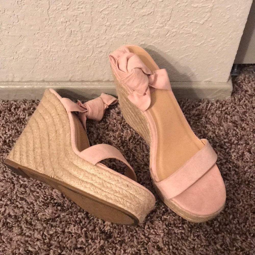 Tie up wedges